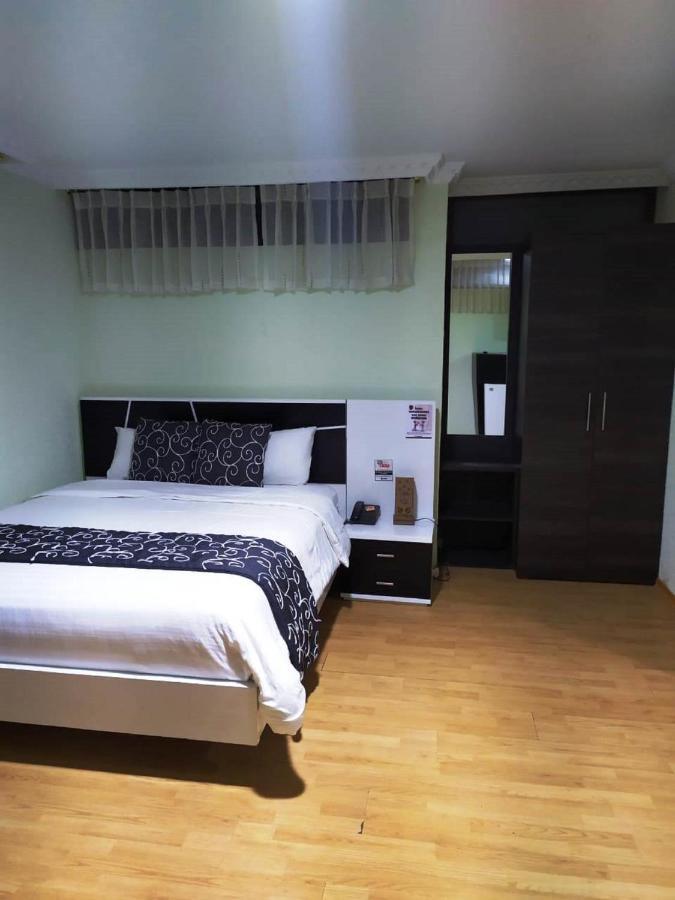 La Kapital Hotel أمباتو المظهر الخارجي الصورة