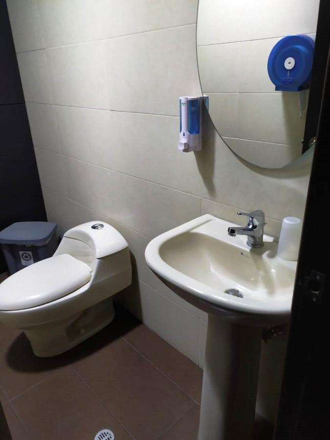 La Kapital Hotel أمباتو المظهر الخارجي الصورة