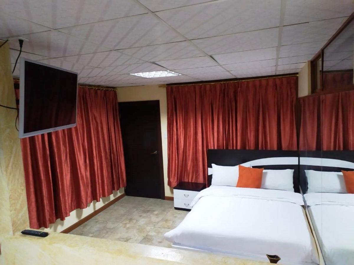 La Kapital Hotel أمباتو المظهر الخارجي الصورة